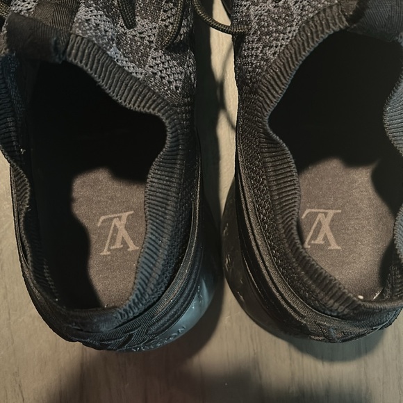 COPY - LV runners run away - Picture 5 of 6